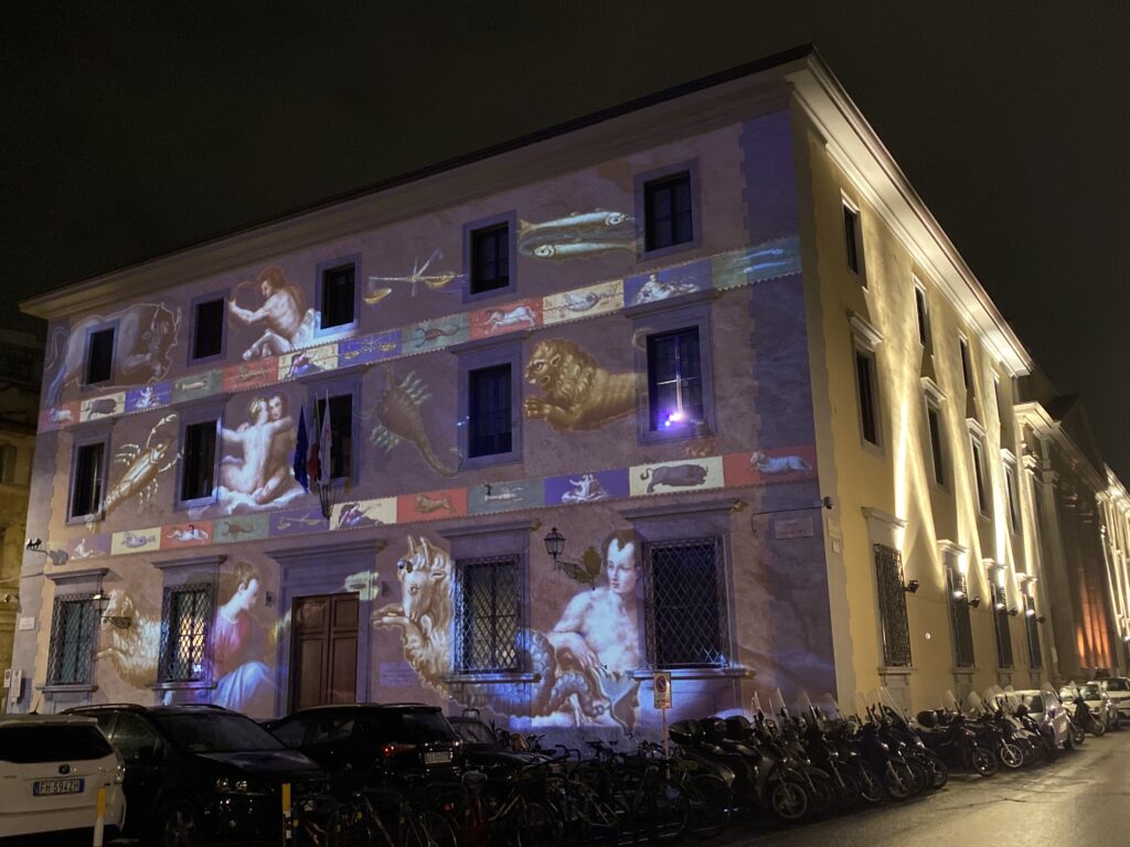 Multiproiezione su palazzo storico di Firenze a cura di Avuelle per F-Light Festival 2019
