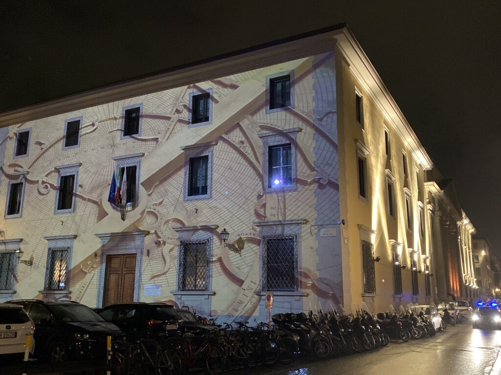 Multiproiezione su palazzo storico di Firenze a cura di Avuelle per F-Light Festival 2019